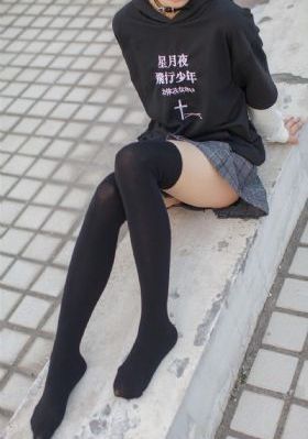 王后伞下_国产剧高清电影在线